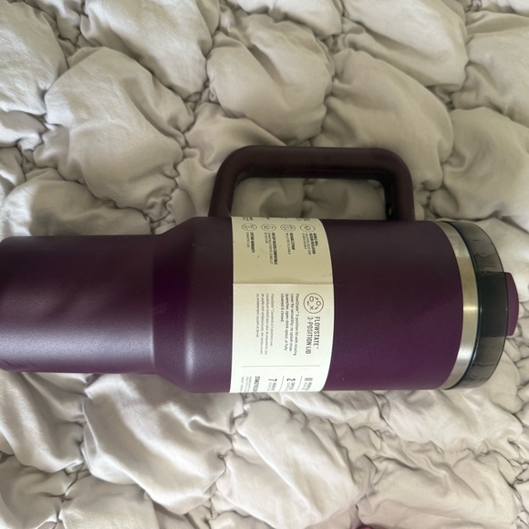 Stanley Quencher H2.0 Tumbler in Plum - Picture 2 of 3
